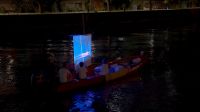 08_Boat_Parade_Videostill_Carmine_projection_2_klein